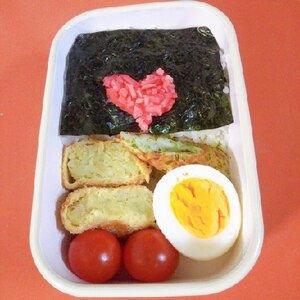 簡単に可愛らしくお弁当♥️ハートの海苔弁